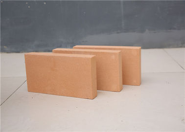 30 - 35% Al2o3 Fireplace Refractory Brick , Heat Proof Bricks Insulation Clay Raw Materials